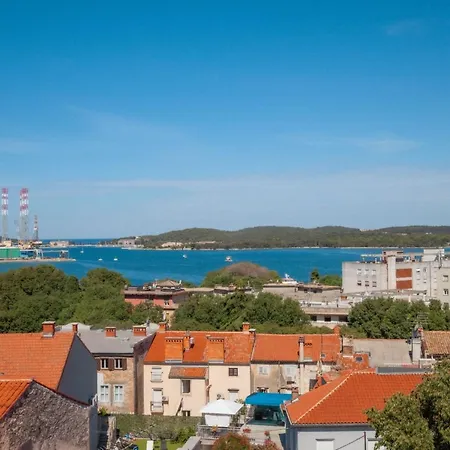 דירה One Bedroom With Sea View *